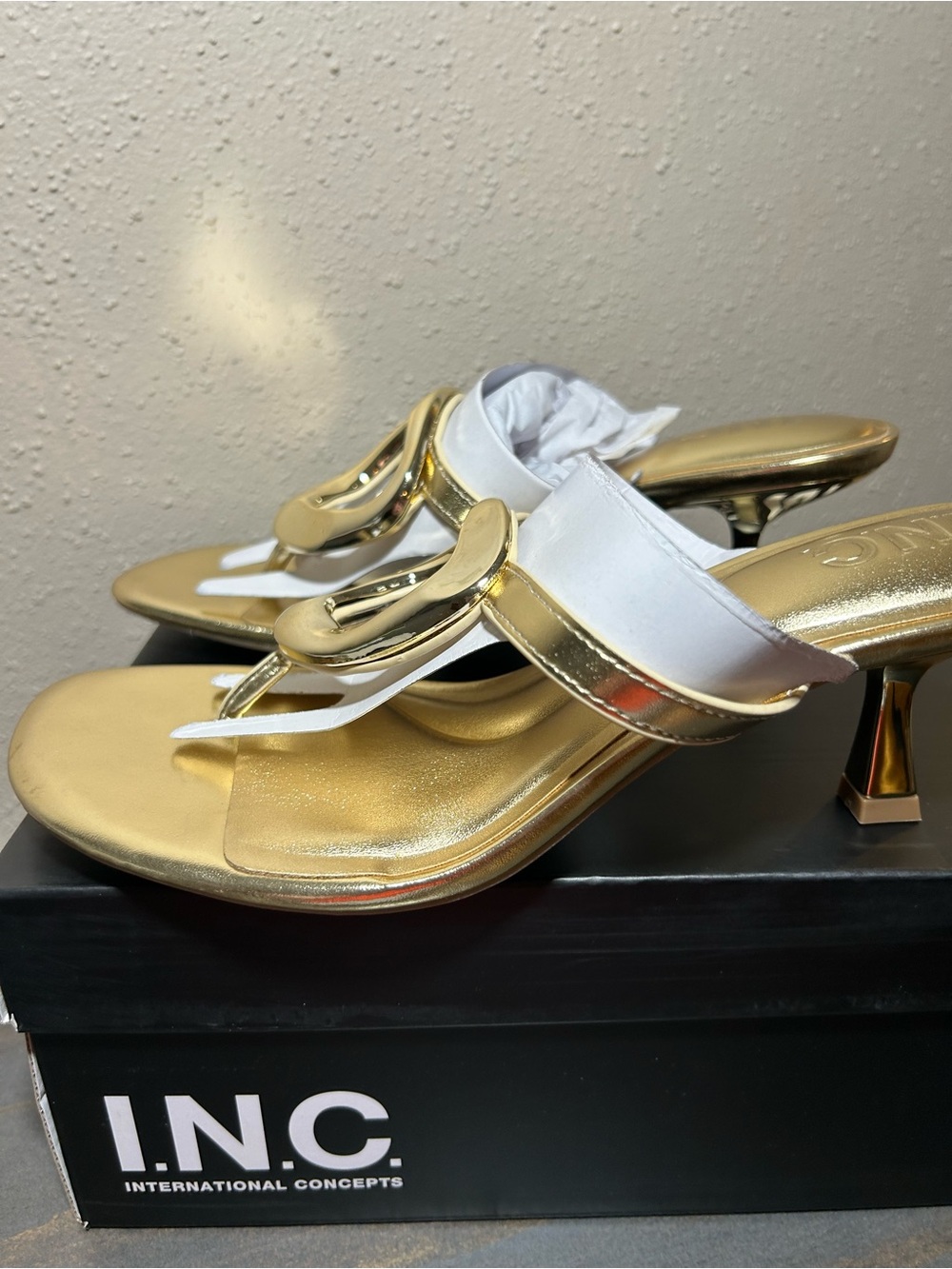 INC International Concepts Gold and White Women's Dress Heels NWT size 8 - Picture 5 of 12